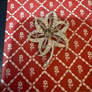Sarah Coventry "Evening Star" rhinestone flower brooch pin